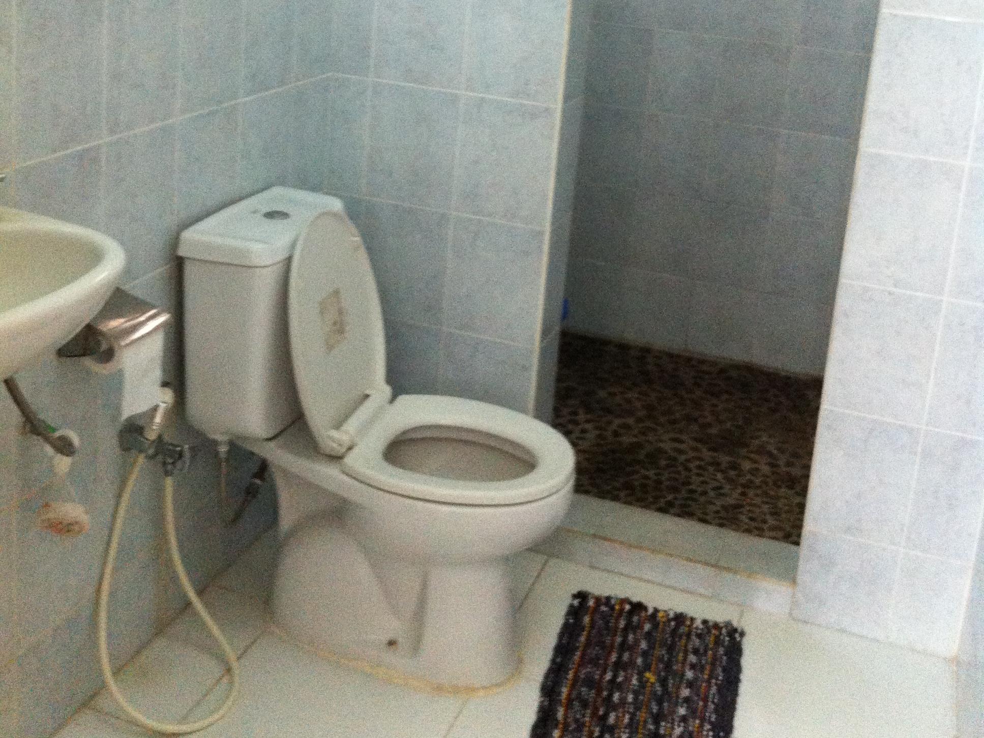 Bangka Bed And Breakfast Джакарта Экстерьер фото